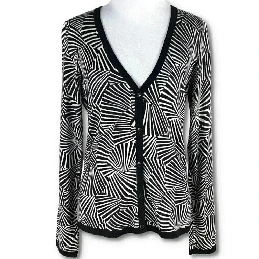 Judith Hart  sweater size S 32% silk clamshell zebra print V-neck cardigan